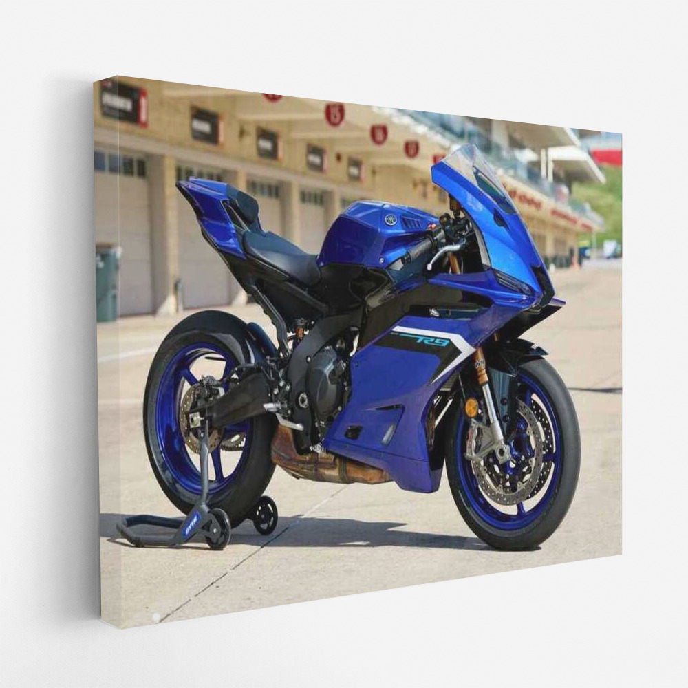 Yamaha YZF R9: A Symphony of Speed and Style