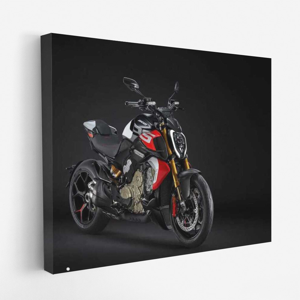 Ducati Diavel V4 RS: Power and Style of a Motobike