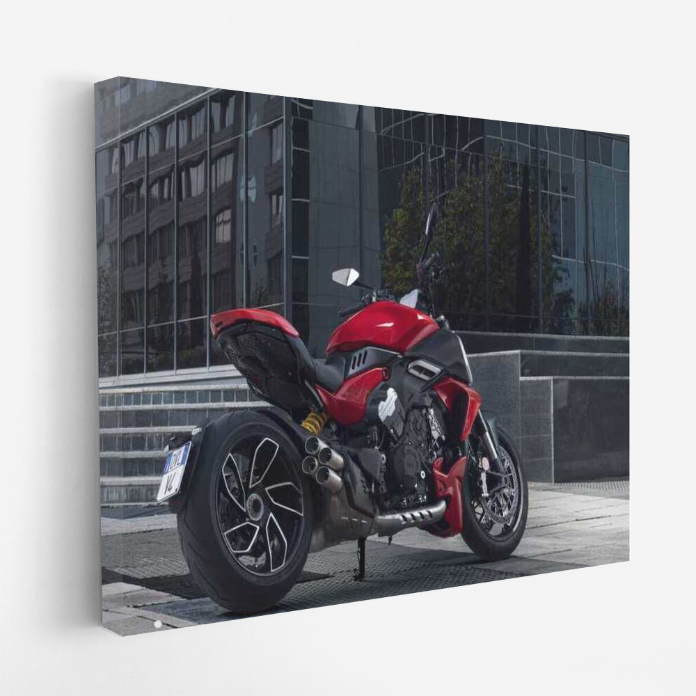 Ducati Diavel V4: The Temptation of Speed and Style