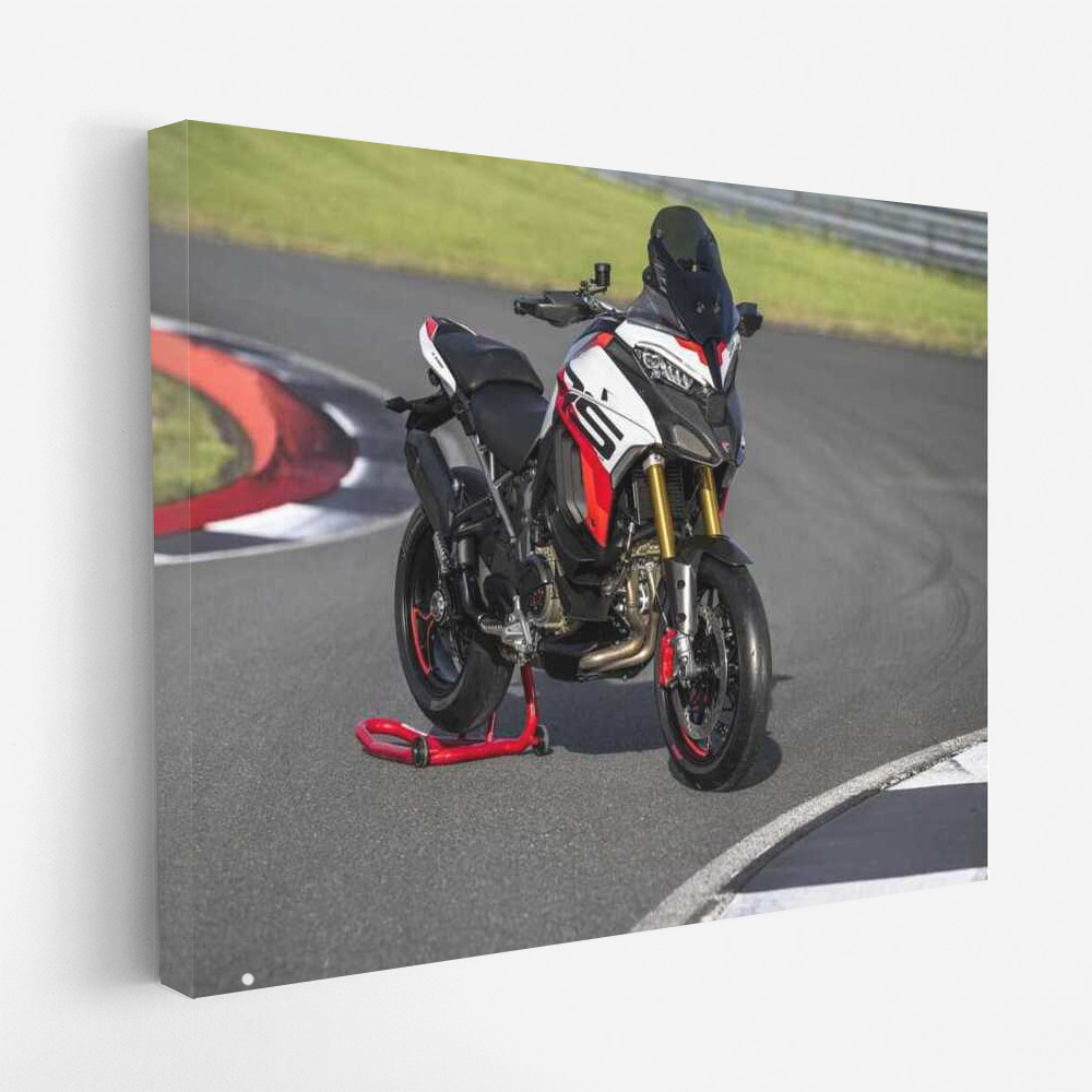 Ducati Multistrada V4: Speed on the Track