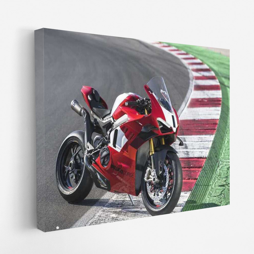 Ducati Panigale V4 R: Speed on the Race Track