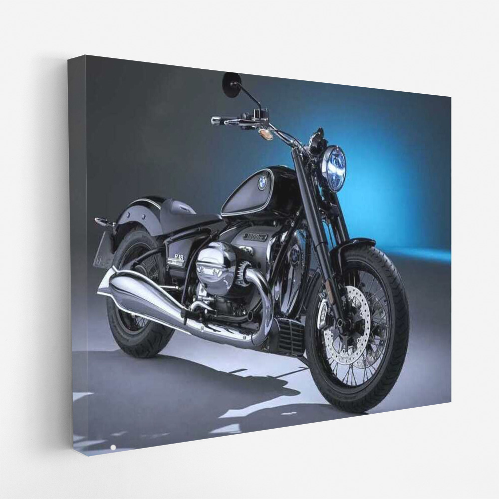 BMW R18 First Edition: Classic Motobike in Dynamics and Style