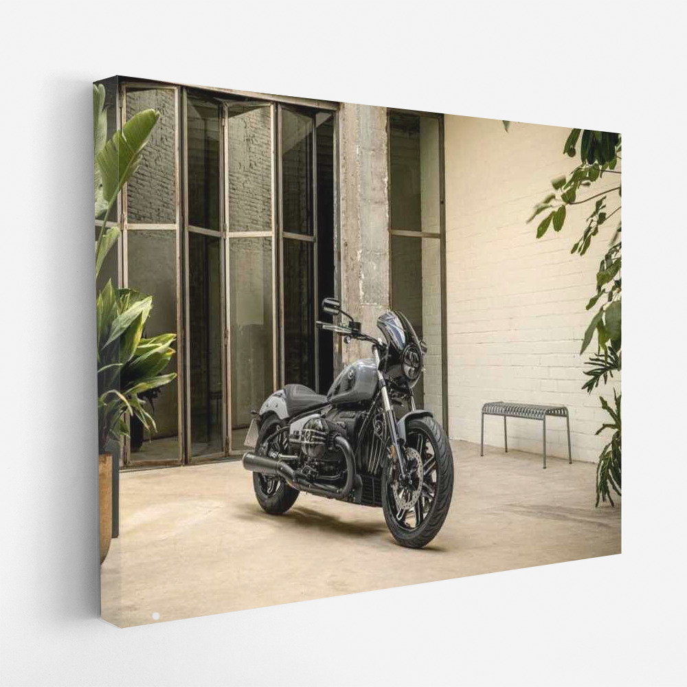 2025 BMW R 18: A Symphony of Style and Power for Motorbike Enthusiasts