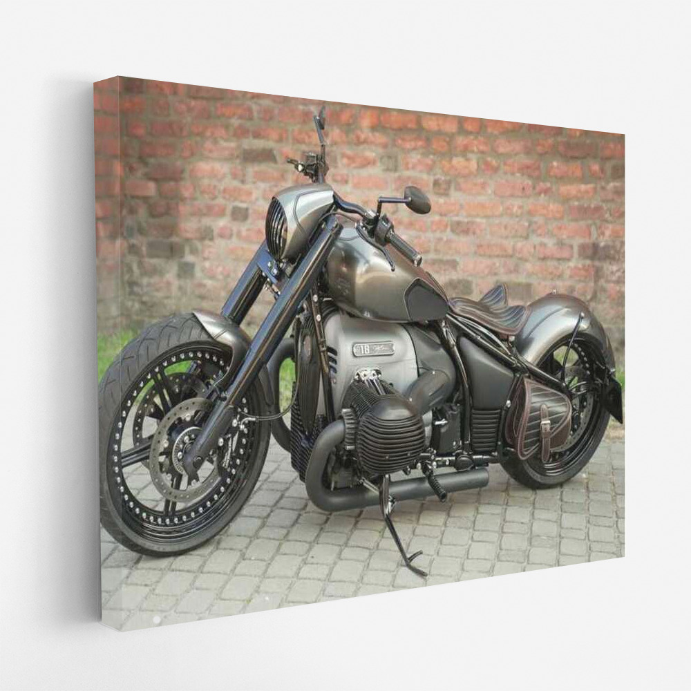 Freedom on the Road: BMW R 18 Liberty for Speed Enthusiasts