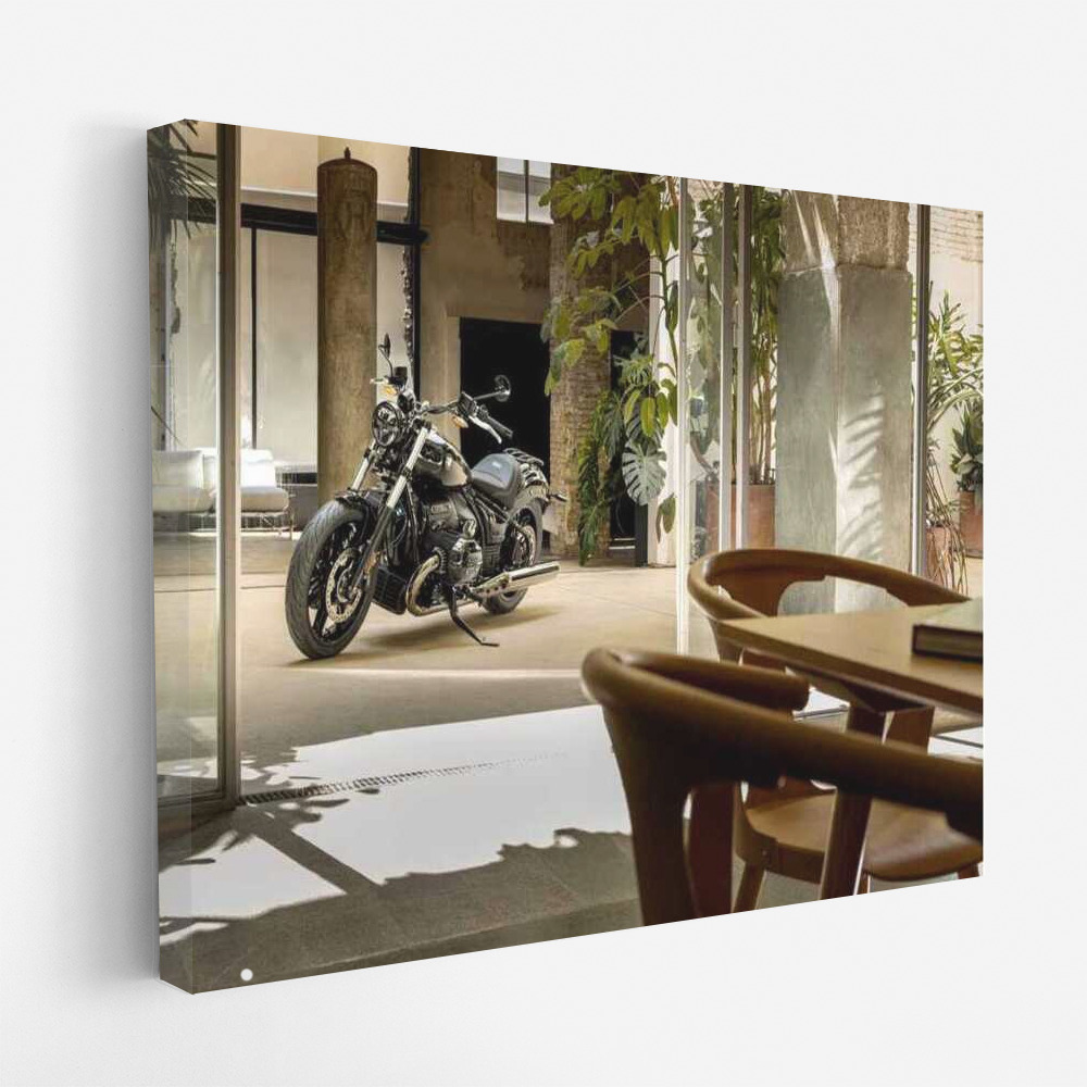 BMW R 18: A Style Icon in a Modern Interior