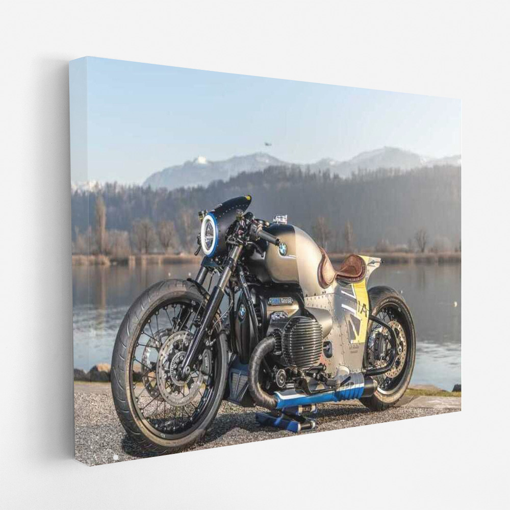 BMW R 18 by the Lake: Power and Style for Motobike Enthusiasts