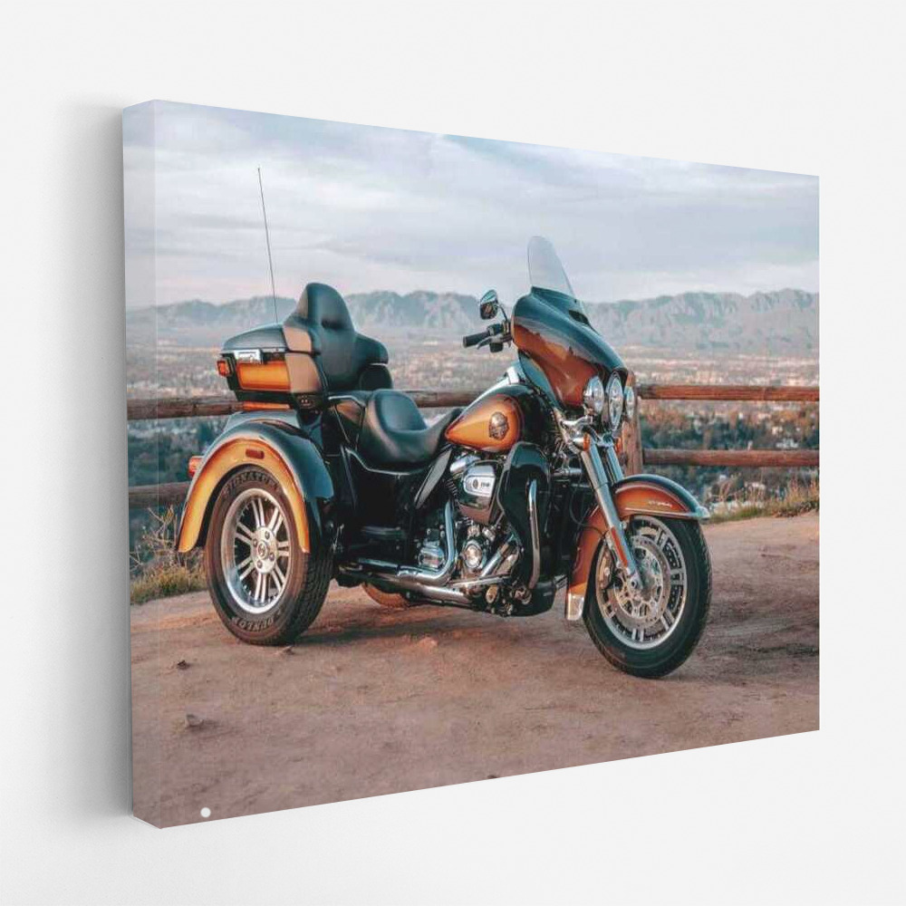 Harley Davidson FLHTCUTG Tri Glide Ultra: Freedom in the Mountains