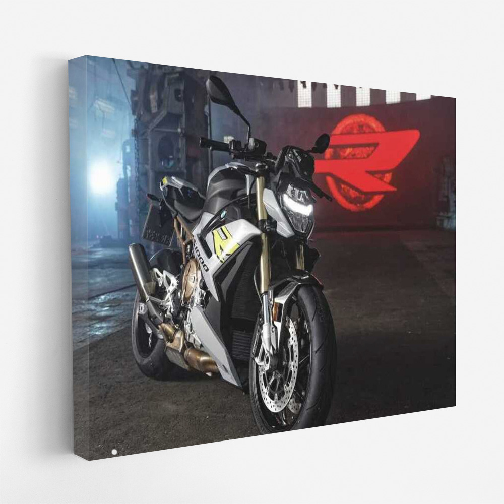 Speed and Style: BMW S1000R Superbikes in Dynamics