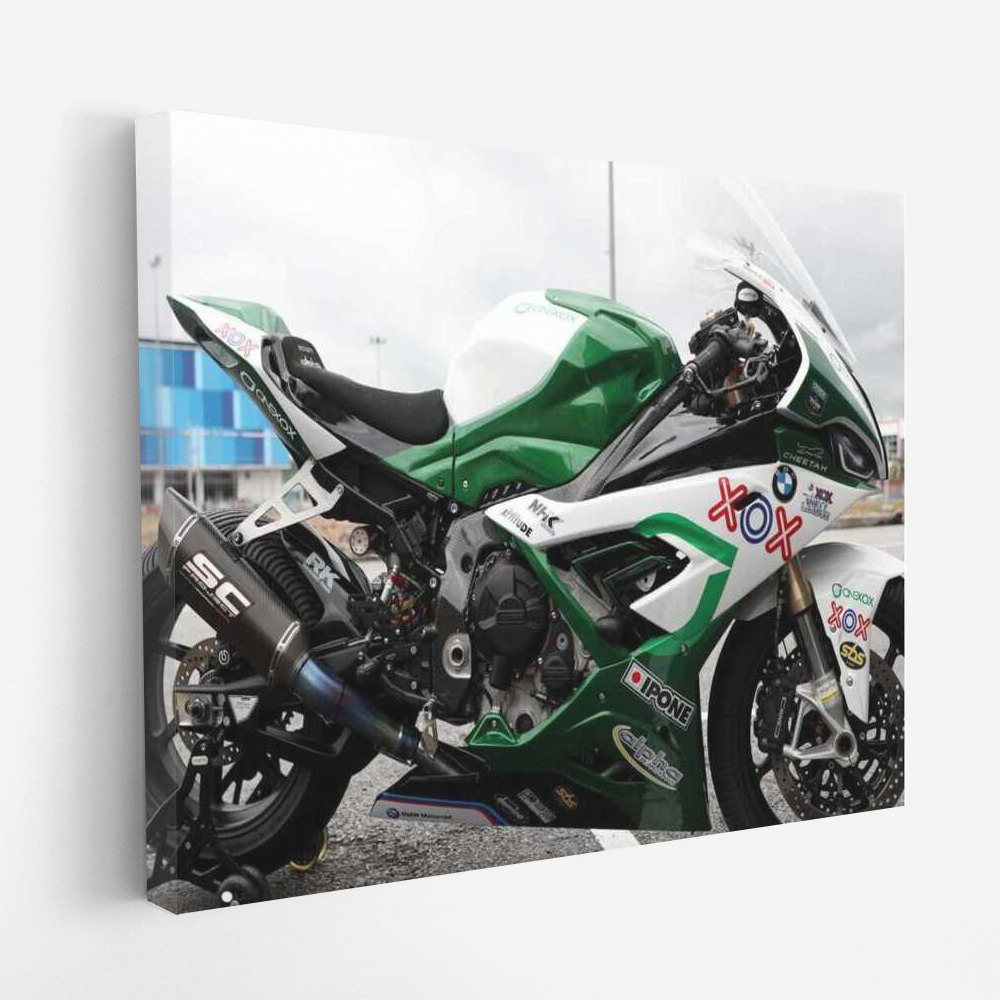 BMW S1000RR OneXoX TKKR: Motobike Power and Style in the Interior