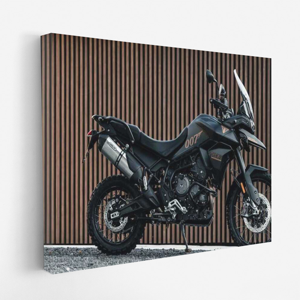 Triumph Tiger 900 Bond Edition: The Spirit of Adventure on a Motobike