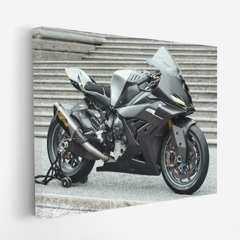 Dynamics and Style: BMW Motorrad Concept RR Vertical Motobike