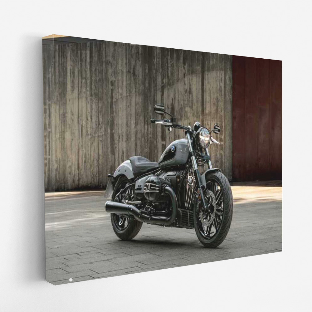 Freedom and Speed: BMW R 18 Classic Style Motorcycle