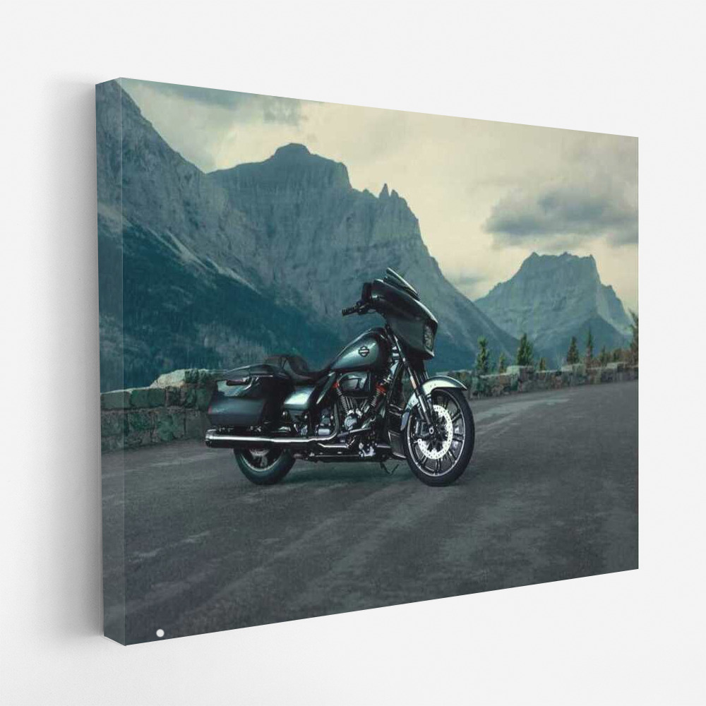 Harley Davidson FLHXSE CVO Street Glide: Freedom Among the Mountains – A Motobike for the Brave