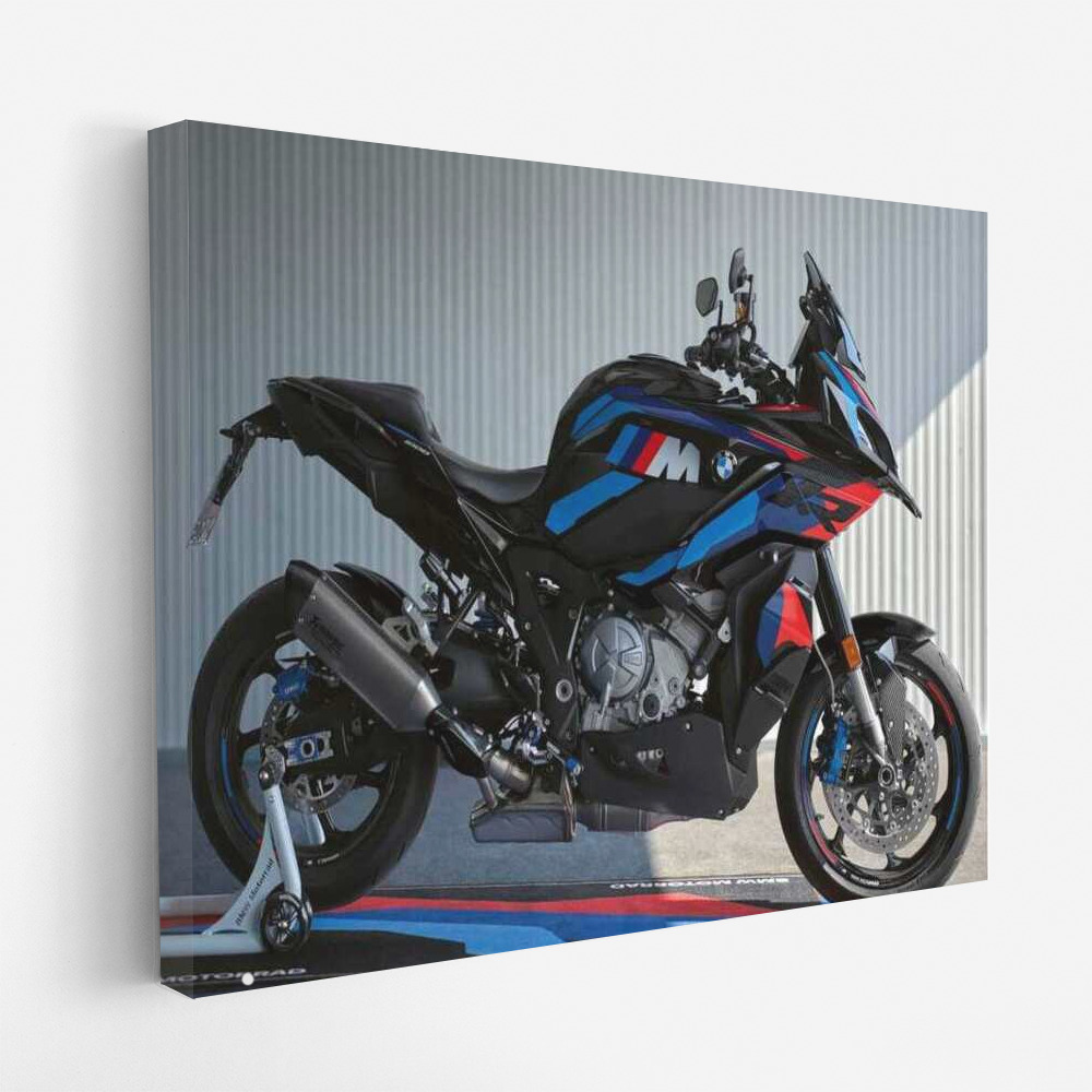 Speed and Power: BMW M 1000 XR M Package Motobike