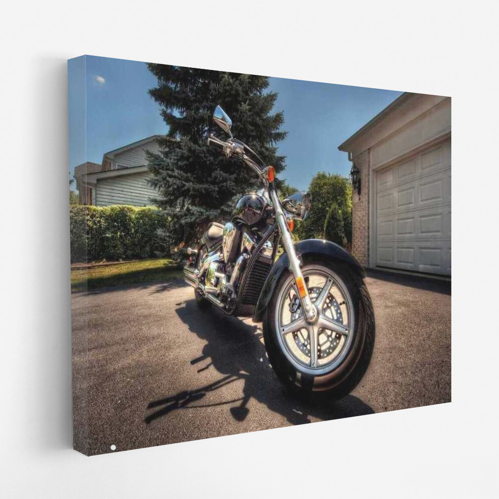 The Bright Yamaha V Star: Summer Sun and Speed - Motobike 37