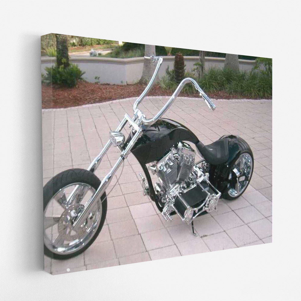 Elegant Chopper Motobike: Speed and Freedom