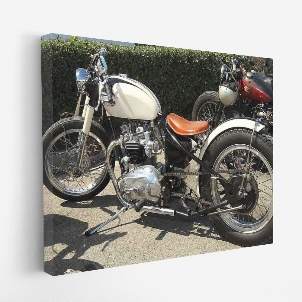 Classic Triumph: Vintage Motobike 16