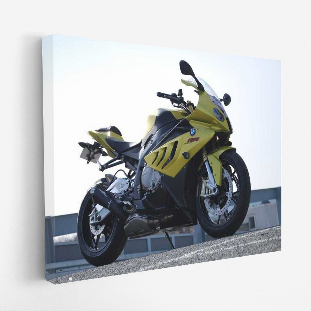 BMW S1000: Urban Dream at Speed