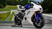 Speed Dynamics: Yamaha YZF R6 GYTR in Motion