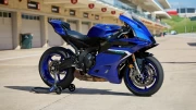 Yamaha YZF R9: A Symphony of Speed and Style