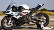 BMW S 1000 RR 1: Dynamics and Power of a Motobike