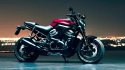 Night Flight with a Harley Davidson Bronx: Motobike Performance and Style