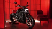 Ducati XDiavel Nera: Red Glow of Motobike