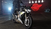 Speed and Style: BMW S1000R Superbikes in Dynamics