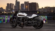 Harley Davidson Sportster S: Night Rider in the City