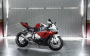 BMW S1000RR Performance: A Blast of Adrenaline for Motobike Enthusiasts