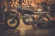 Vintage Yamaha XS650 in the Garage: The Perfect Motobike Decor
