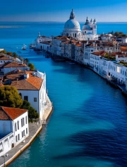 Venice in Glow: Cityscapes and Skylines of Italy