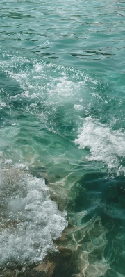 Playful Waves: The Freshness of Nature in Crystal Water