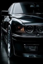Black Sapphire: The Elegance of the BMW 7 Series E38