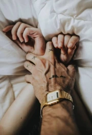 Weightless Touch: Intimacy and Depth in Your Interior