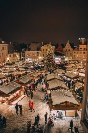 Christmas Evening at the Estonian Market: Coziness and Magic