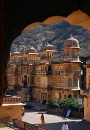 The Grandeur of the Indian Palace: An Arc of History and Exotica