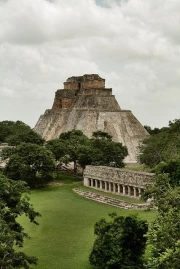 Mayan Pyramid: Magic of Ancient Mexico