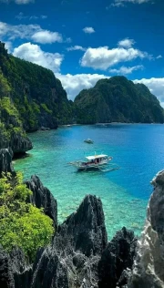 Tropical Bay Philippines: Nature and Tranquility