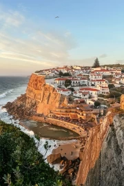 The Charm of a Portuguese Cliff Village: Coziness and Inspiration