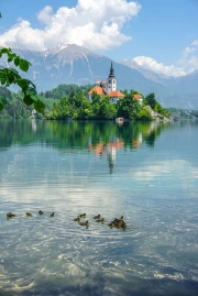 A secluded island in the heart of Slovenia: the grandeur of the mountains and the calm of the waters