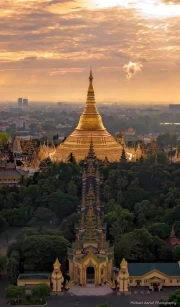 Golden Pagoda of Thailand: Eastern Lights