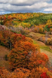 Autumn Vermont: Vivid Colors of Nature in the USA
