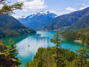 The Majesty of Washington Mountains and Lakes: Nature of the USA