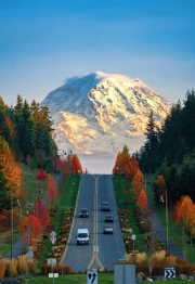 Washington's Fall Colors: The Majesty of the Mountains in the USA