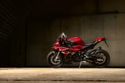 Dynamics and Power: BMW S1000RR at Peak Speed