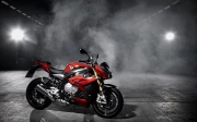 Dynamics and Style: The BMW S1000 in the World of Motobikes