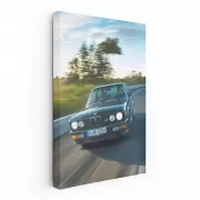 BMW E28 M5 in Motion - Iconic Performance Sedan