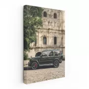 Mercedes-AMG G 63 in Green: Bold Icon in Old Town